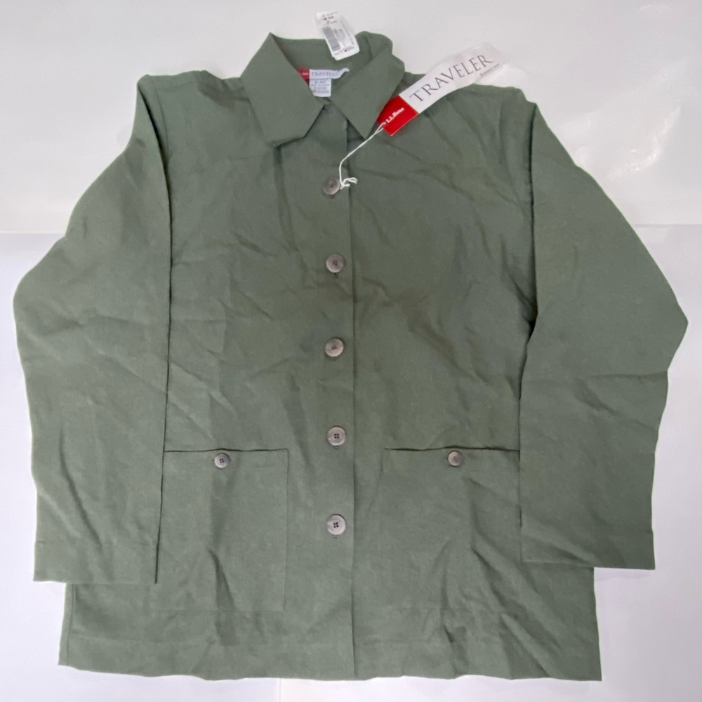 Womens SZ 10-PET L.L. BEAN Traveler Classic button down 2-pocket Top NWT